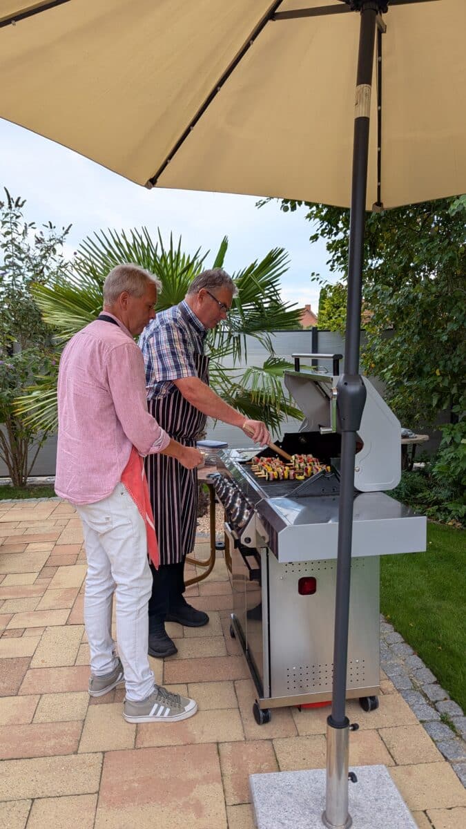 Die Grillmeister bei der Arbeit